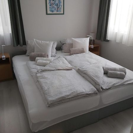 Apartmanhaz Horvath Balatonboglár Extérieur photo