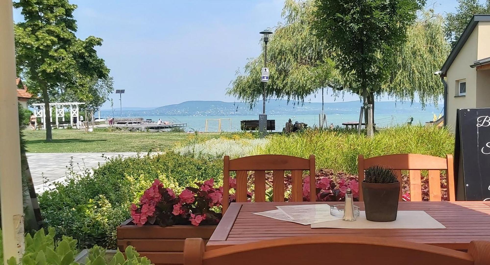 Apartmanhaz Horvath Balatonboglár Extérieur photo