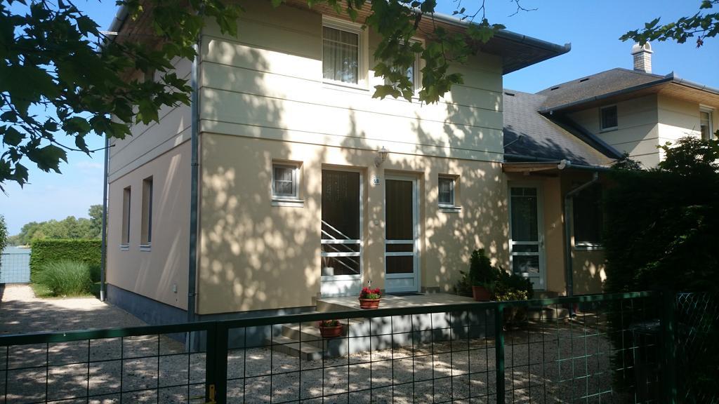 Apartmanhaz Horvath Balatonboglár Extérieur photo
