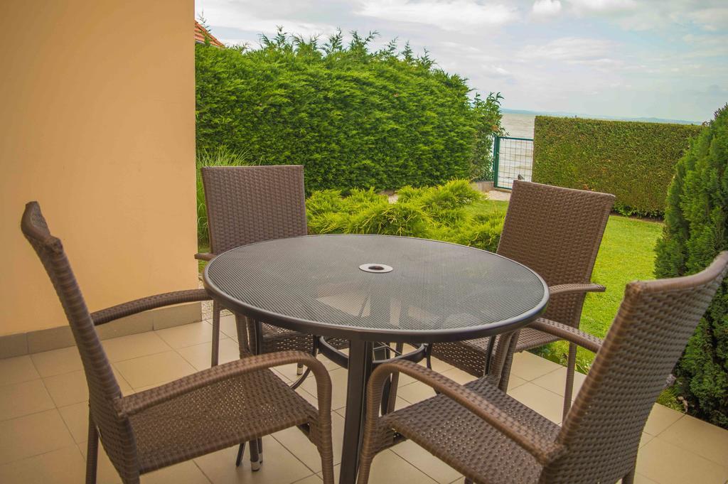 Apartmanhaz Horvath Balatonboglár Extérieur photo