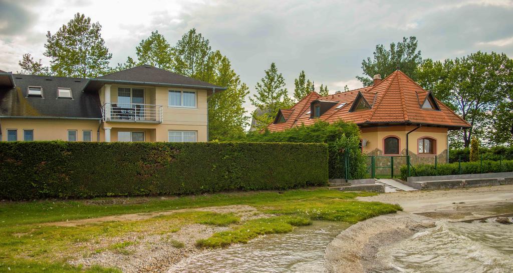 Apartmanhaz Horvath Balatonboglár Extérieur photo